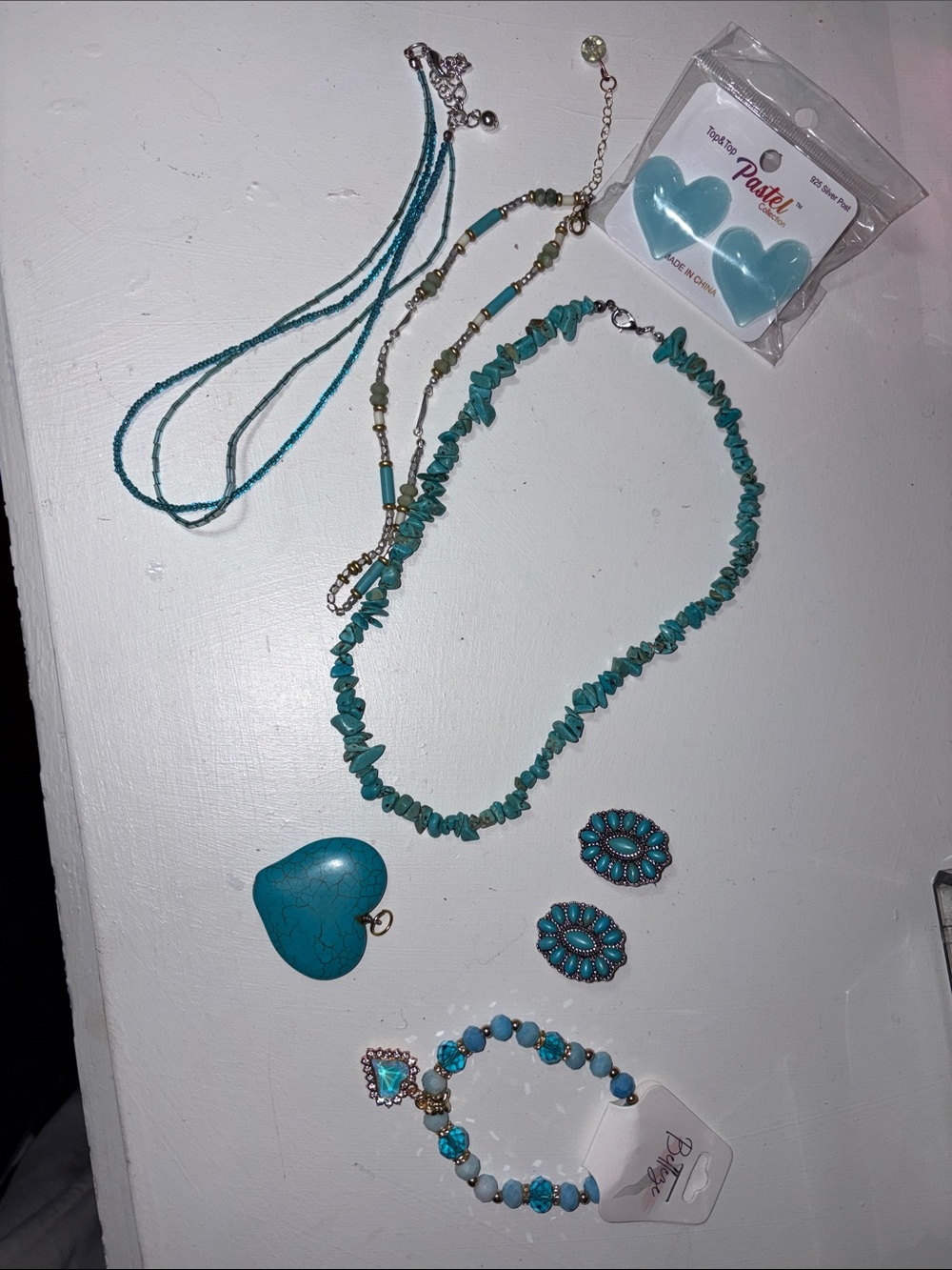 Blue jewelry lot Turquoise Chip Necklace and Matching Jewelry Set - Blue/Teal